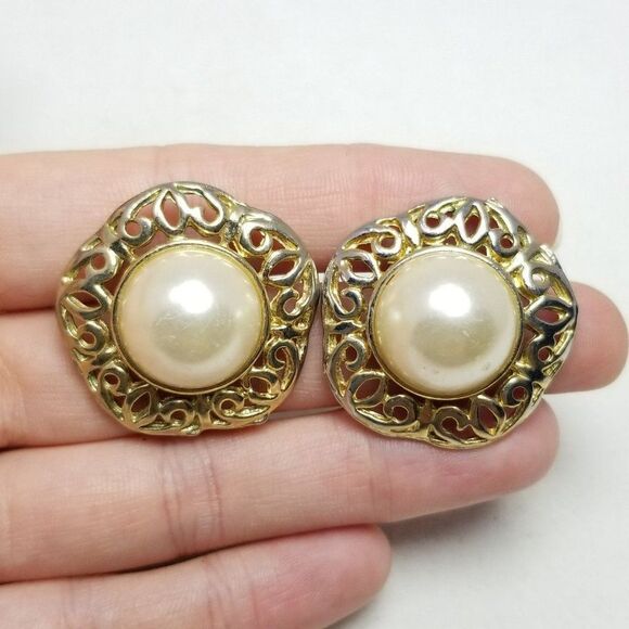 Vintage Faux Pearl and Gold Tone Stud Earrings, Retro 80s 90s Style Filigree - Picture 2 of 6